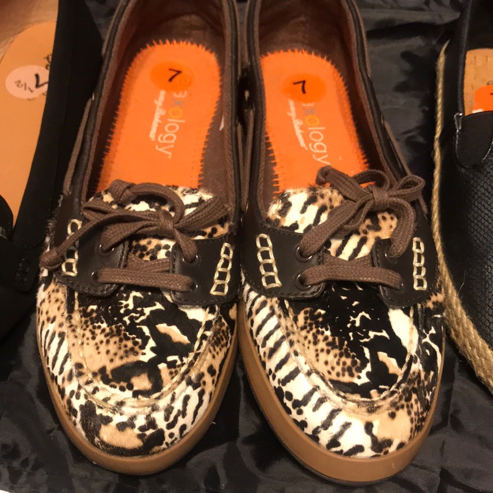 Brand New Tommy Hilfiger Bahama Flats.